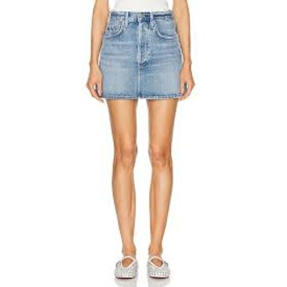 Frame Denim Dresses & Skirts - FRAME Light Wash Raw Hem 5 Pocket Mini Skirt Size 32